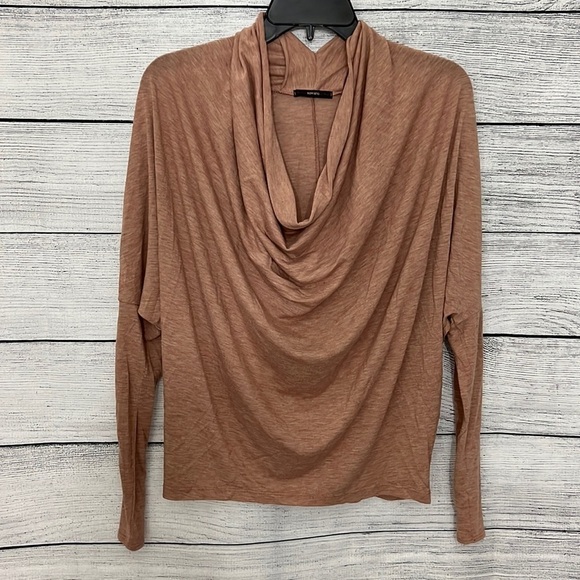 Cute flowly Top - Picture 1 of 4